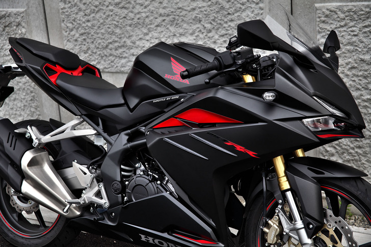 CBR250RRバンパー