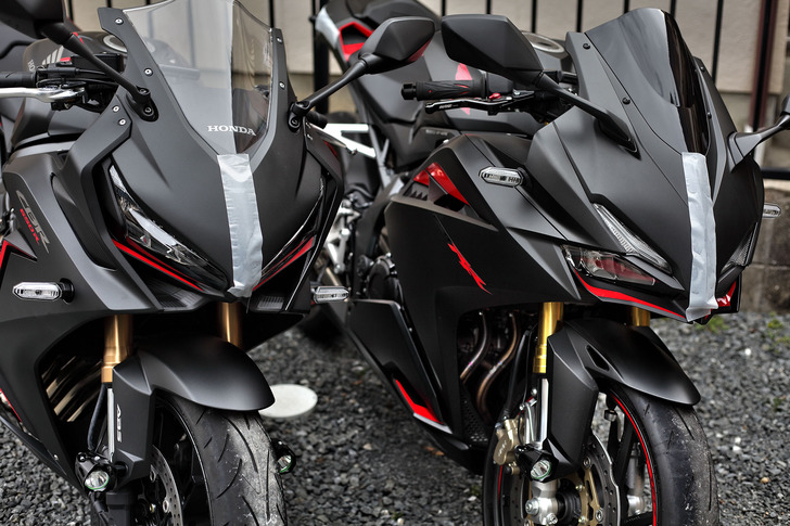 CBR650RとCBR250RR