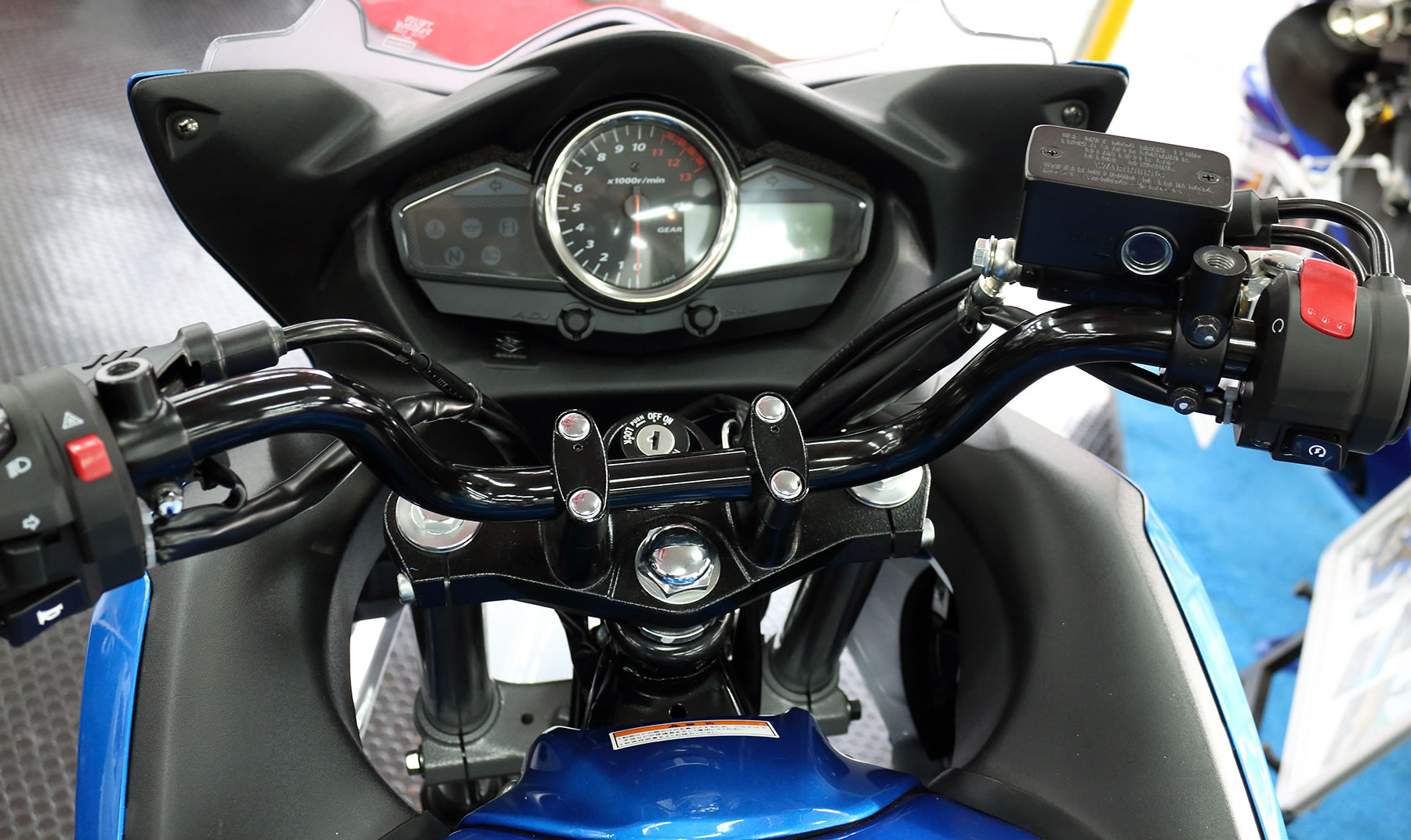 ついでにSUZUKI GSR250FとS: シモケンサイズのバイク専用ブログ