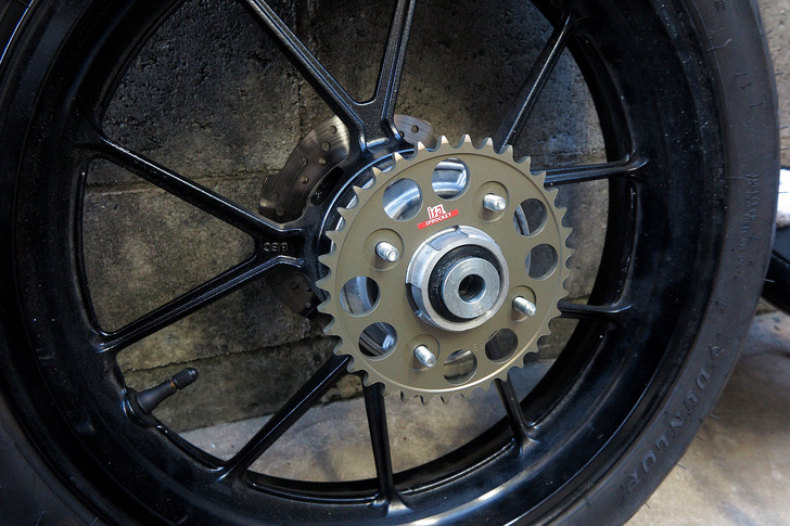GSX-S125のリアホイール