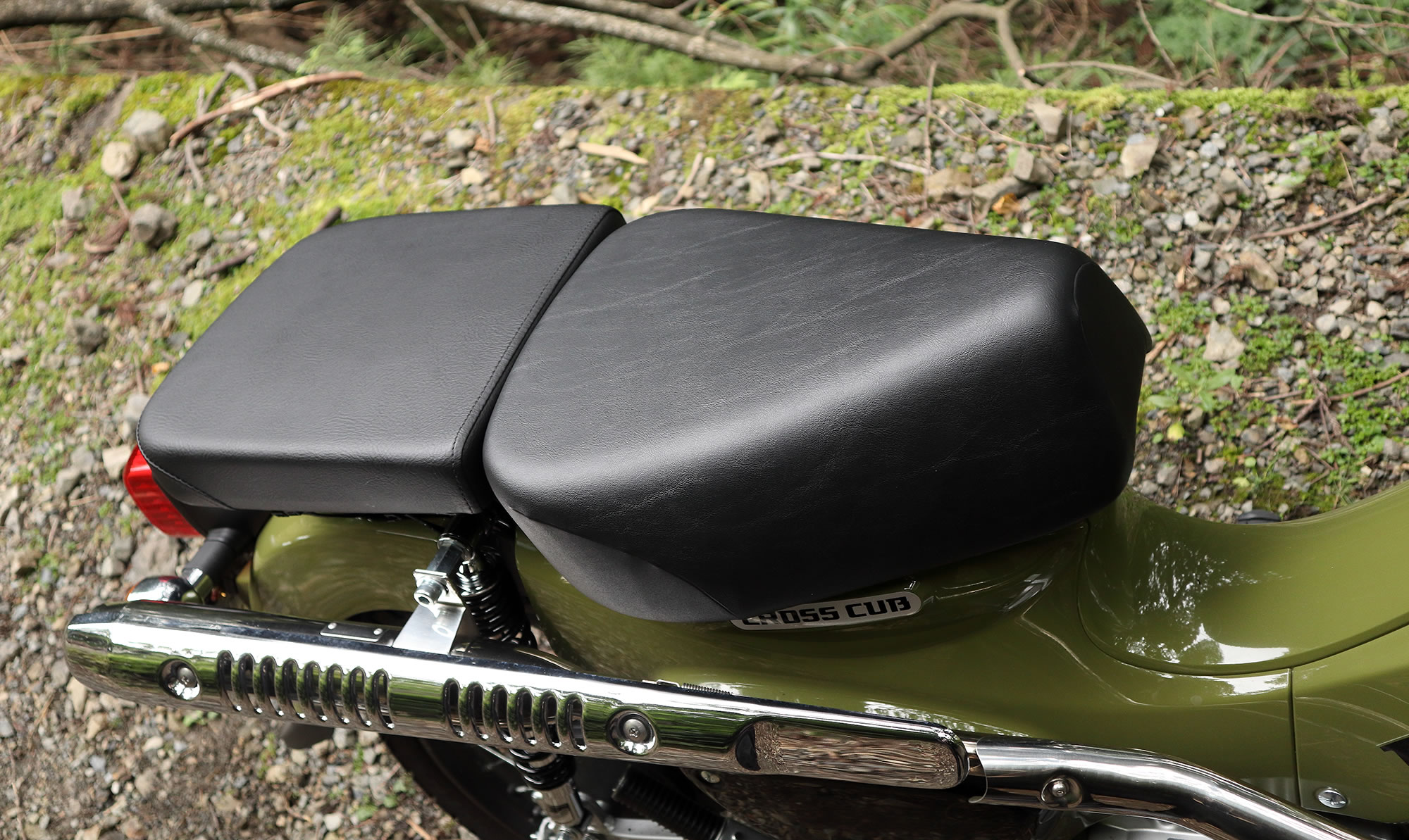 クロスカブ110 ピリオンシートの革新的な取付方: シモケンサイズのバイク専用ブログ