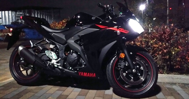 yzf-r25-2015-02-20-1.jpg