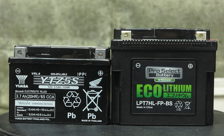 YTZ5Sとリチウムイオン電池サイズ比較