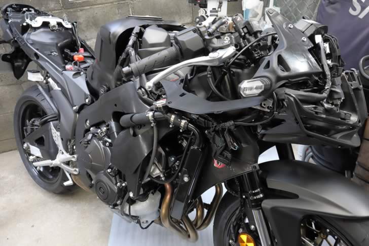 CBR600RR(8BL-PC40)カウリングの構成