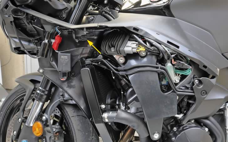 CBR600RR(8BL-PC40)グリップヒーター用ACC電源ソケット