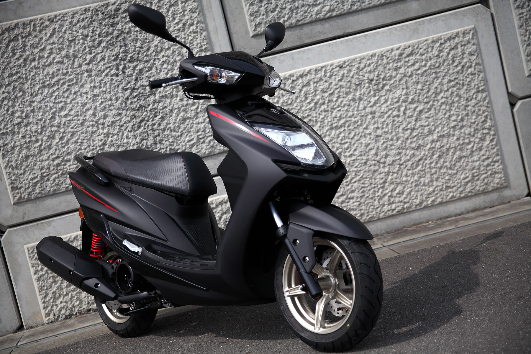 新価格版 シグナスX 4型 オートバイ車体 PRIMAVARA