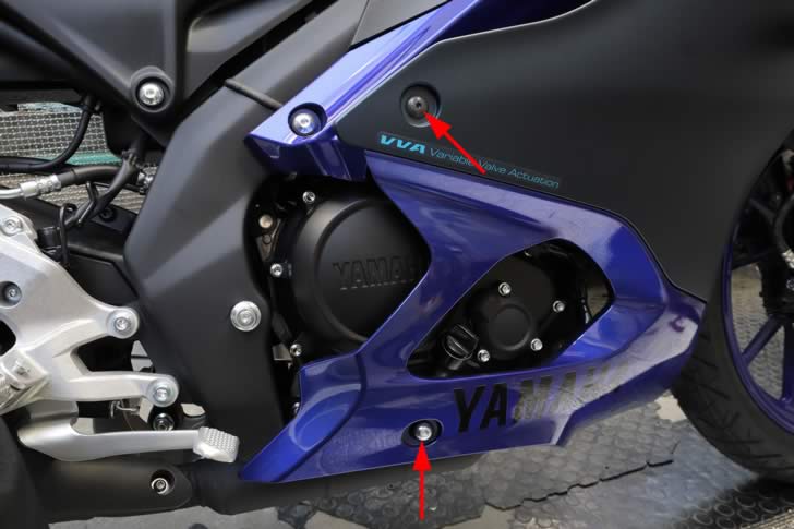 YZF-R125（RE45J）フロントサイドカウル固定箇所