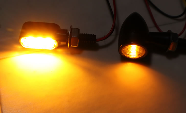 LEDウインカー輝度比較